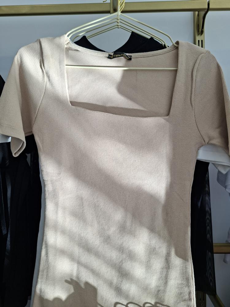 BLUZKA FAME FASHION BEŻ / R. UNIWERSALNY