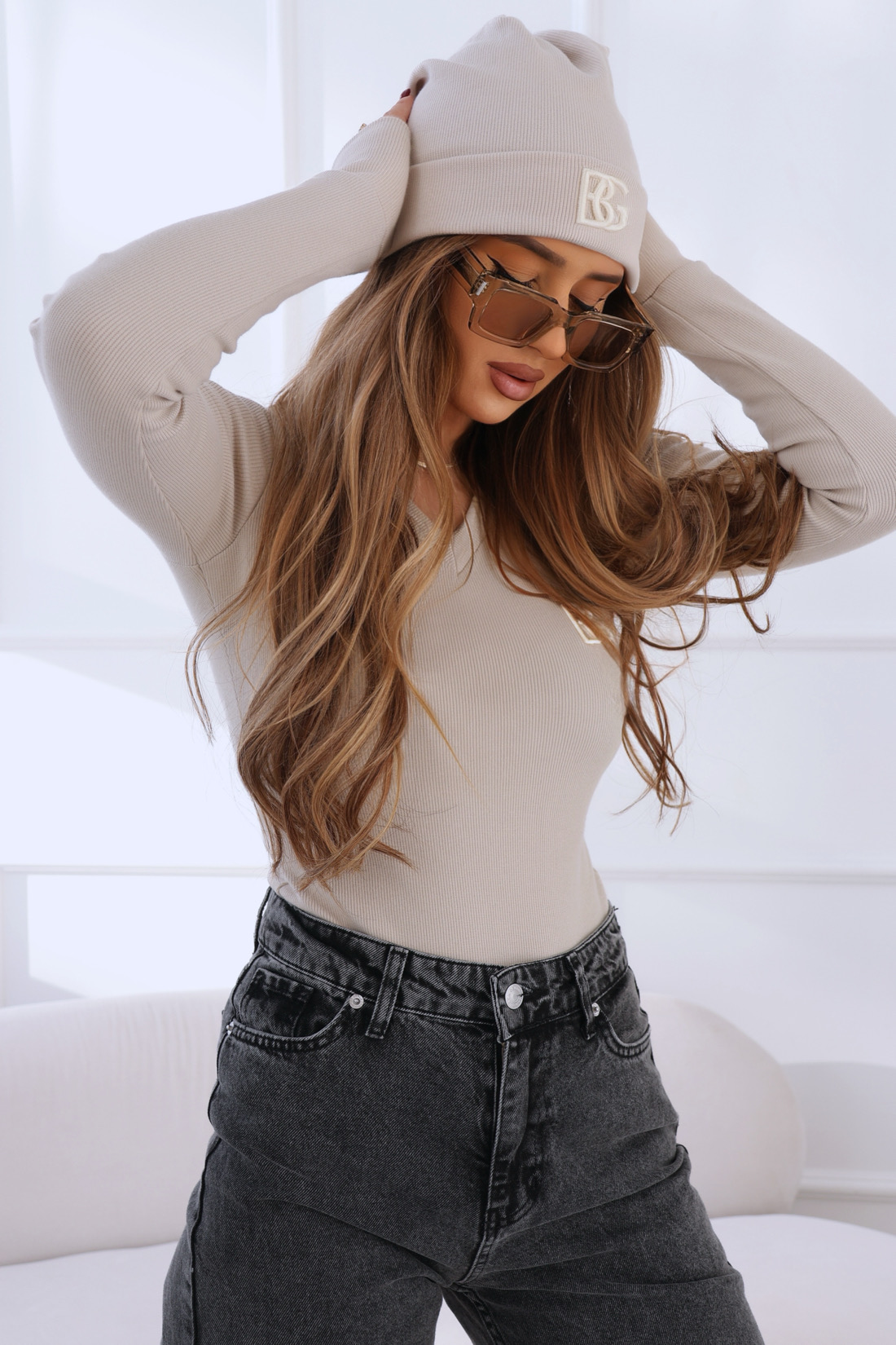 CZAPKA BRANDENBURG HOLA BEŻ / UNI