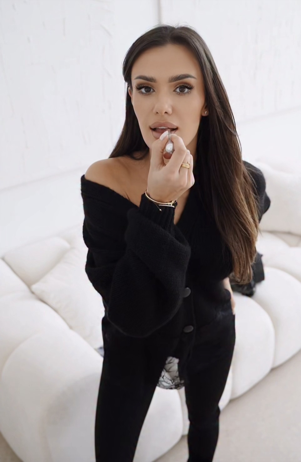 SWETER BY O LA LA CZARNY / R.  UNIWERSALNY